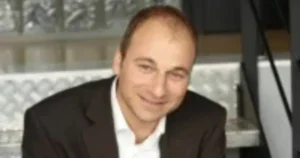 Marcel Davis – Die wahre Geschichte hinter dem Namen