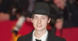 Tom Schilling: Ein Blick auf Leben, Karriere und Persönlichkeit – tom schilling he