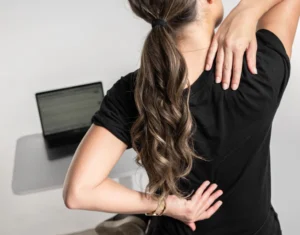 Corona Rückenschmerzen Info – Ursachen, Zusammenhänge und hilfreiche Tipps 2025