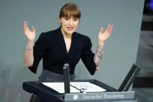 Heidi Reichinnek Lebenslauf Info – Ein ausführlicher Überblick über Leben, Karriere und Politik 2026