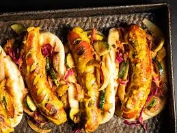 Bratwurst – Umfassende Infos, Geschichte, Sorten, Herstellung und Genusskultur 2026