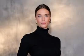 Katrin Sattmann – Alles, was du wissen musst Katrin Sattmann – Alles, was du wissen musst